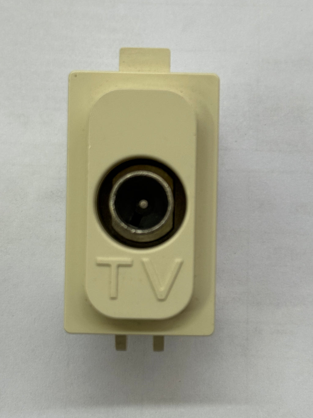 PRESA TV MASCHIO LEGRAND 650 GL2000